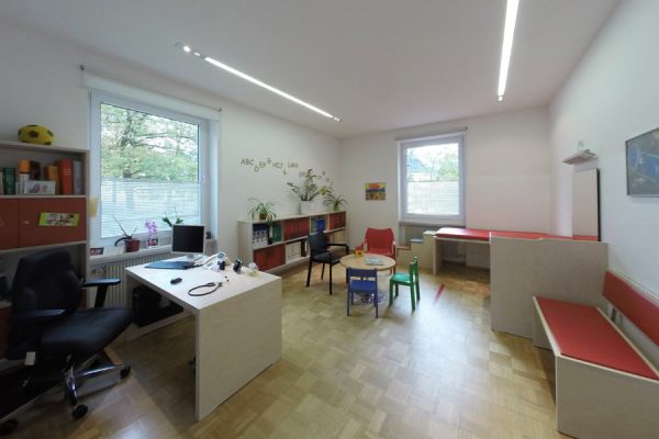 sprechzimmer-119088E86-F7B9-19CE-DBD1-FEB4C9AAF65F.jpg